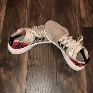 Men’s size 11 Adidas shoes.
